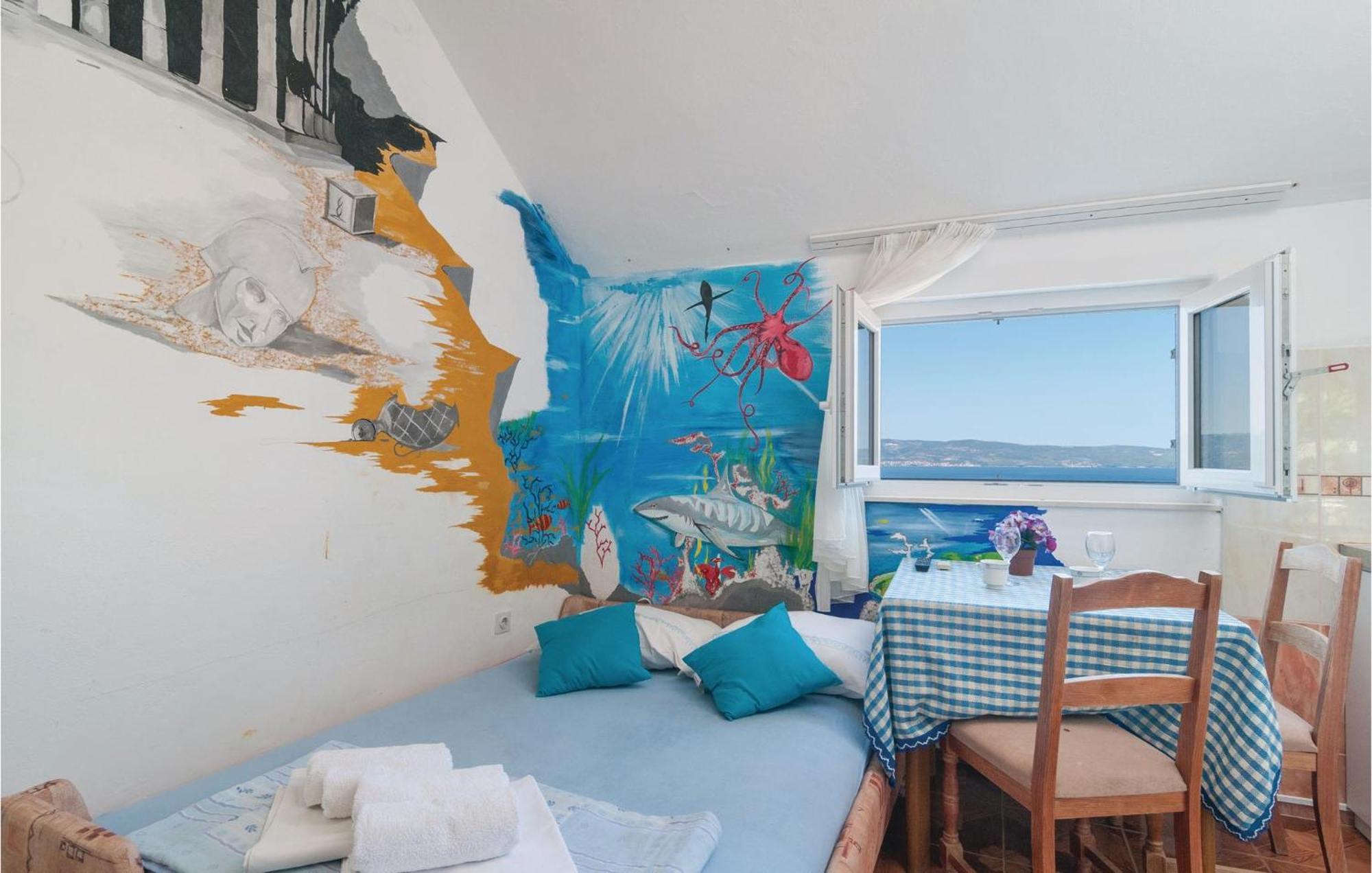 Gorgeous Apartment In Omis With House Sea View Exterior photo